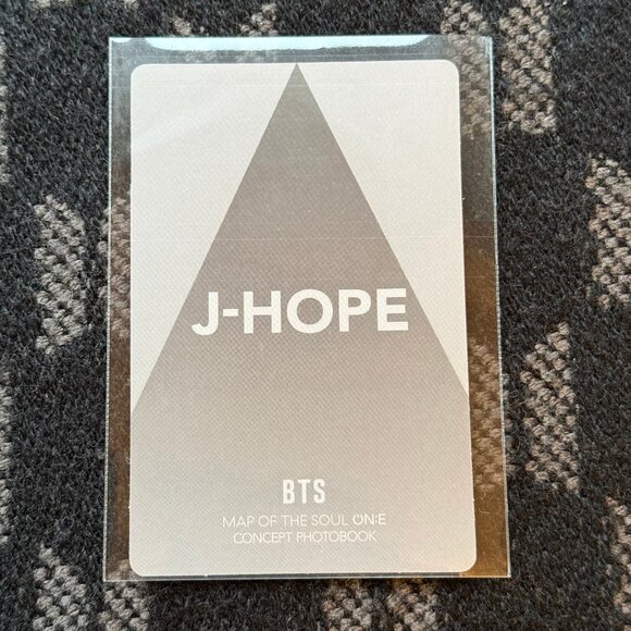 BTS Official J-hope MOTS ON:E Concept Photobook Clue Vers. Photo Card plus More - Picture 3 of 4